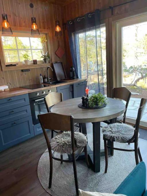 Cosy Cabin Between Lake And Mountain Treungen المظهر الخارجي الصورة